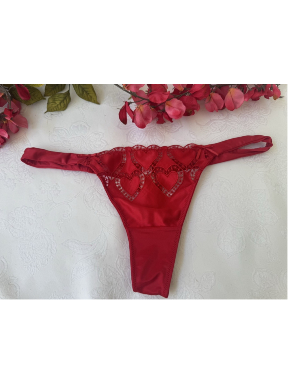 VICTORIA'S SECRET S RED SILKY EMBROIDERED HEARTS STRING THONG PANTIES $30 NWT